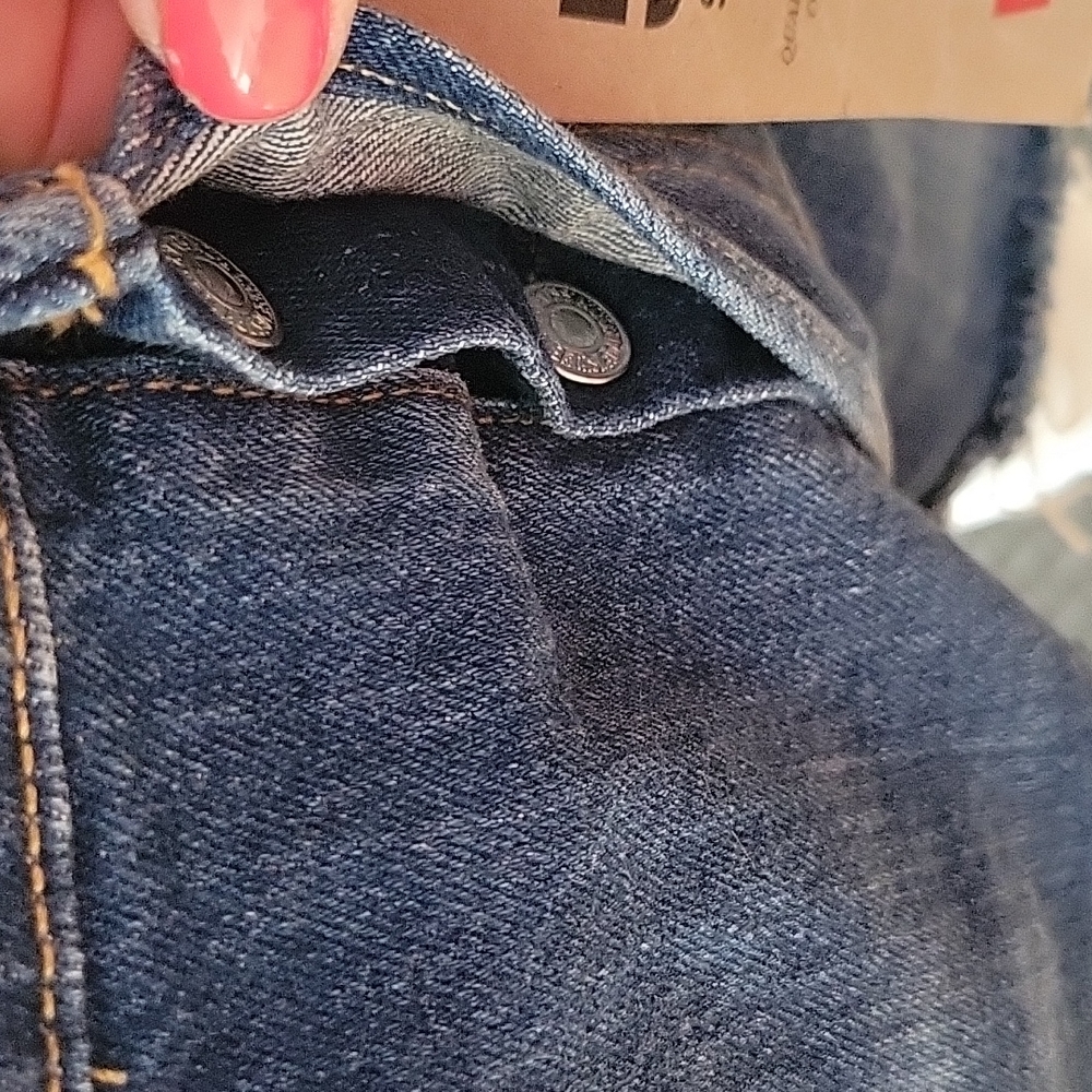 Levi's 501 Mid Rise Button Fly Denim Shorts With A Raw Hem - Picture 9 of 13
